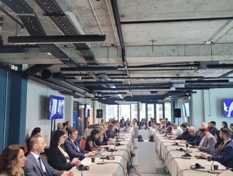 KAGİDER Başkanı Esra Bezircioğlu ve Genel Sekreteri Yeşim Seviğ  EBRD Yönetim Kurulu'yla bir araya geldi.