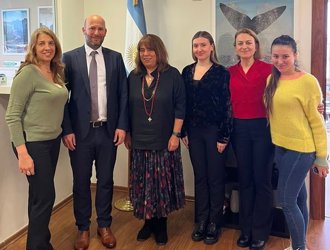 KAGIDER Board Member Feyhan Kapralı and KAGIDER Projects and Content Assistant Naz Melisa Özakman visited the Consulate General of Argentina in Istanbul