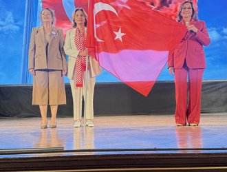 BAYRAĞIMIZ PRAG'DA GURURLA DALGALANDI!