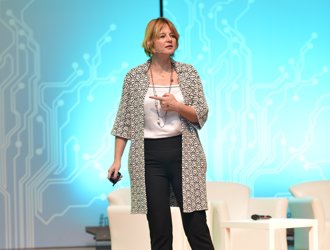 KAGİDER Başkanı Sanem Oktar ve Yönetim Kurulu Üyesi Ufuk Tarhan "Gelecek Günü 2017" Konferansına Katıldı