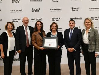  Oyak Renault received the "Equal Opportunity Model Certificate" given by KAGIDER.